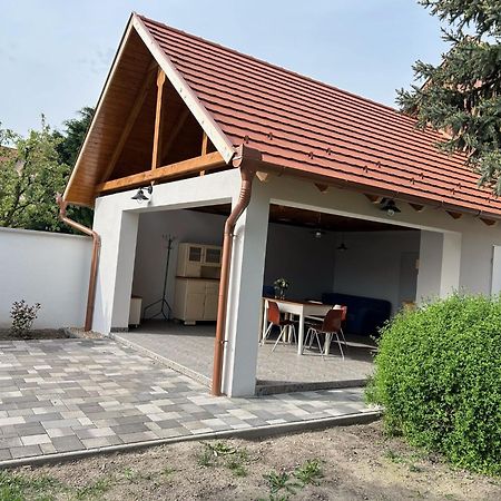 Mezőkövesd Galeria Vendeghaz酒店 外观 照片