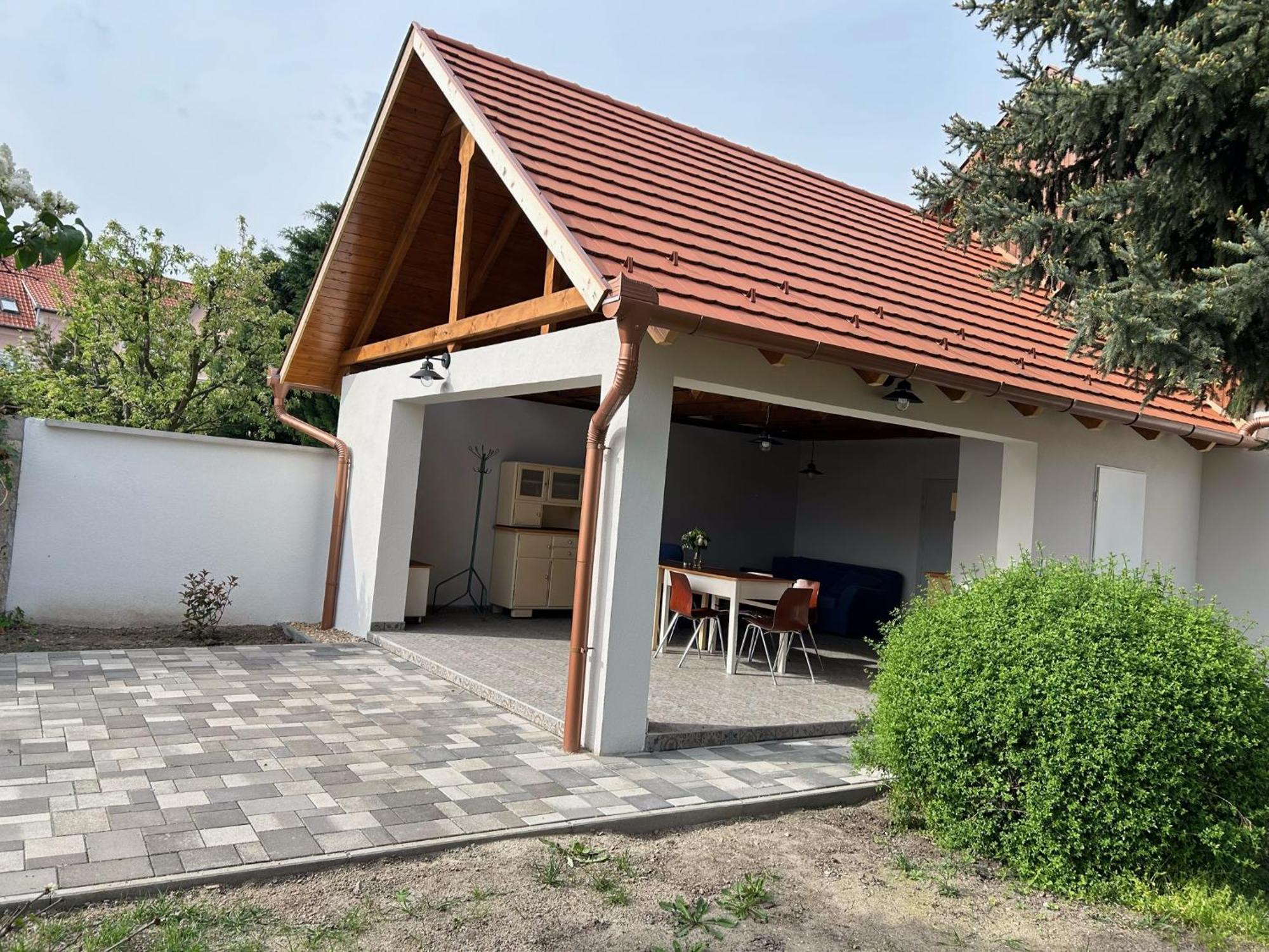 Mezőkövesd Galeria Vendeghaz酒店 外观 照片